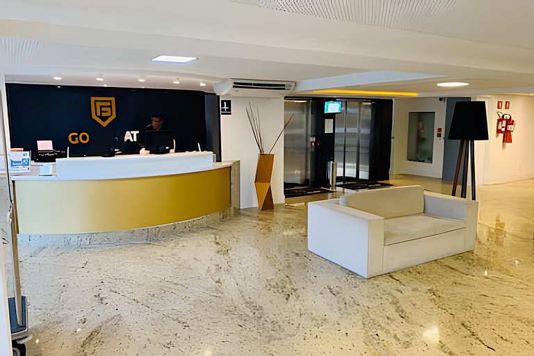Apt amplo em luxuoso Hotel com café incluso