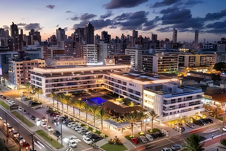 Apto com cama King no Solar Tambaú