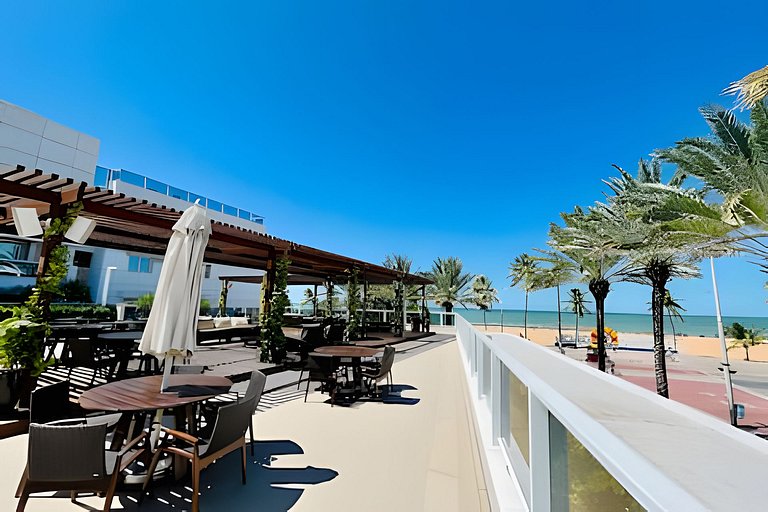 Luxo beira-mar no ponto mais nobre - café incluso