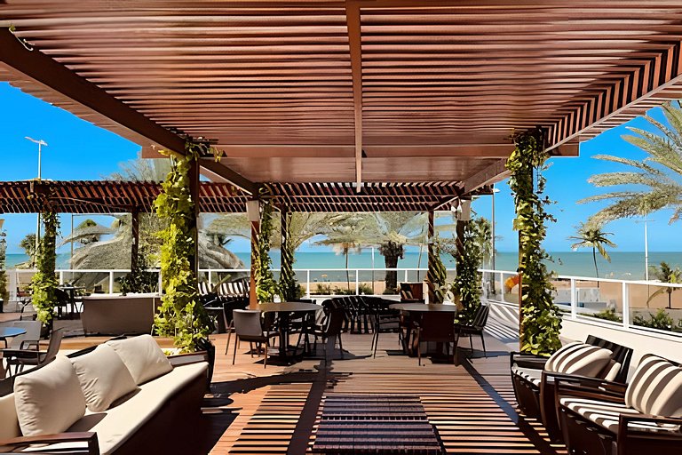Luxo beira-mar no ponto mais nobre - café incluso