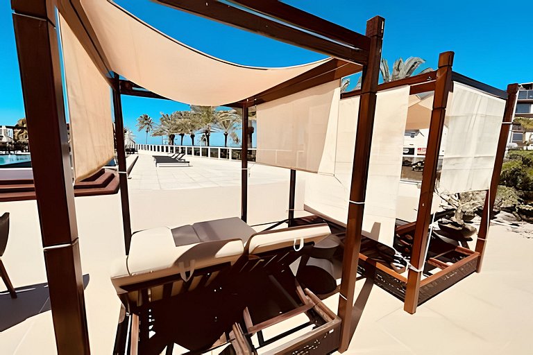 Solar Tambaú Ap luxo à beira-mar com café incluso