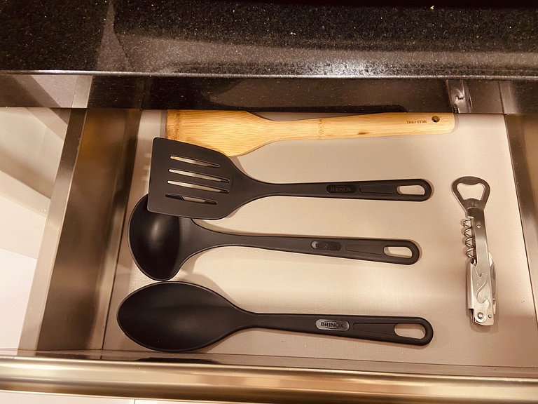 Apto moderno de 2 quartos com café incluso (1)