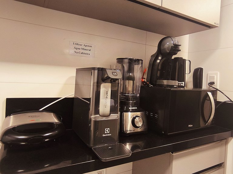 Apto 2 quartos de alto padrão com café incluso