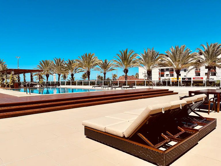 Apto 2q com vista piscina