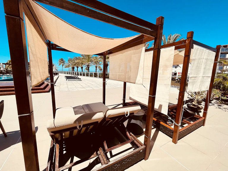 Apto 2 quartos vista mar e piscina no Solar Tambaú