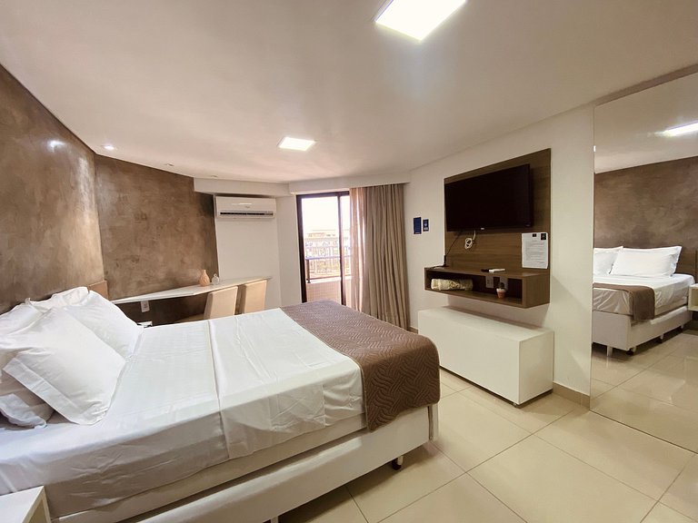 Apto luxuoso em hotel com café da manhã incluso