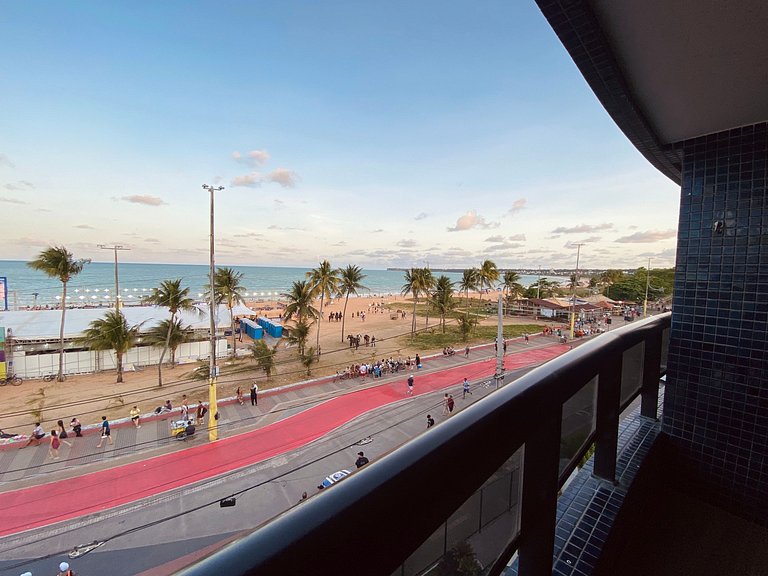 Flat Luxo Frente Mar com Vista Espetacular