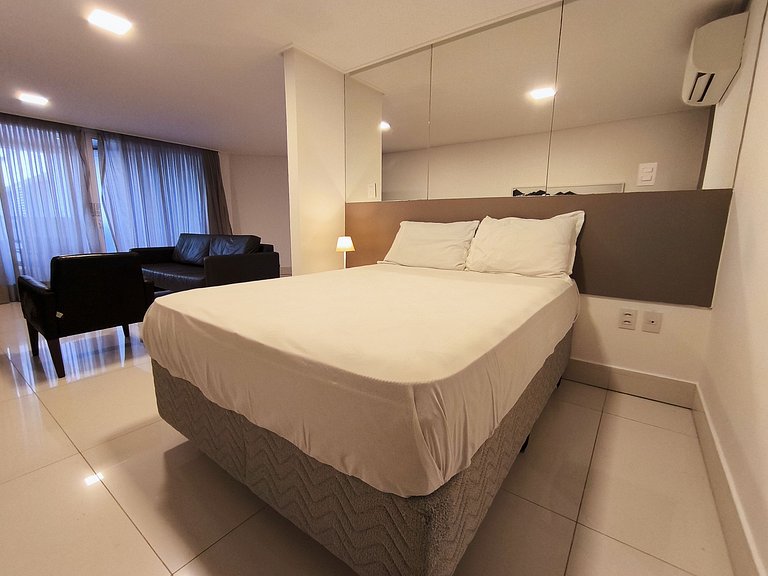 Apt Studio Grande com vista piscina - café incluso