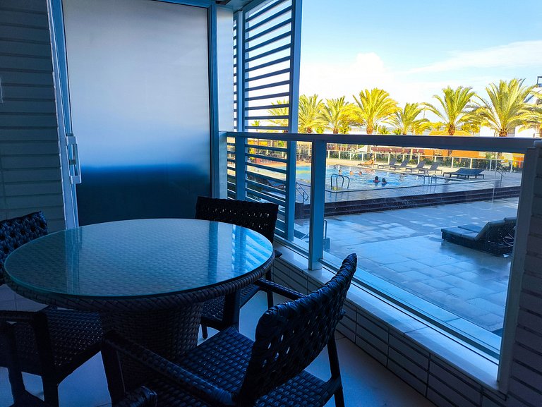 Apt 2q com vista piscina - café incluso