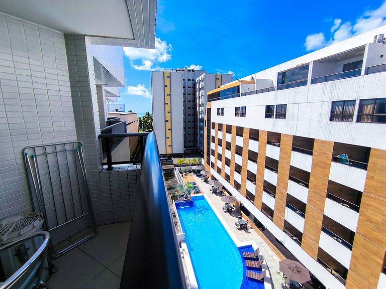 Apt amplo em luxuoso Hotel a 50 metros da praia