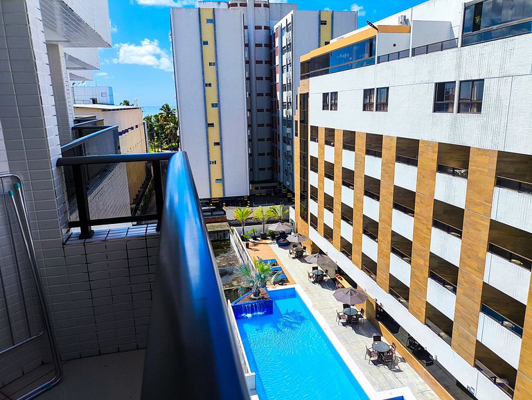 Apt amplo em luxuoso Hotel a 50 metros da praia