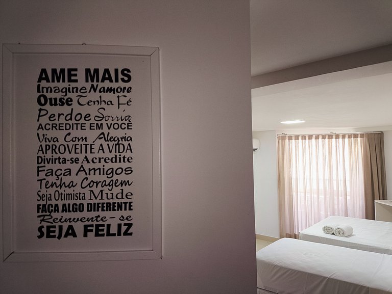 Apt amplo em luxuoso Hotel a 50 metros da praia