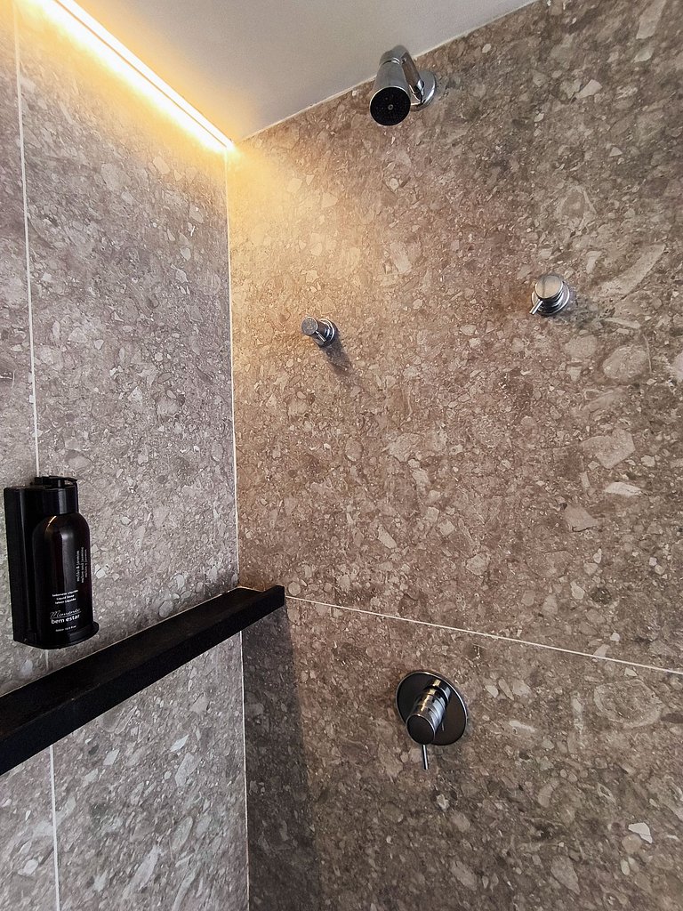 Apartamento All Black no Setai Yacht
