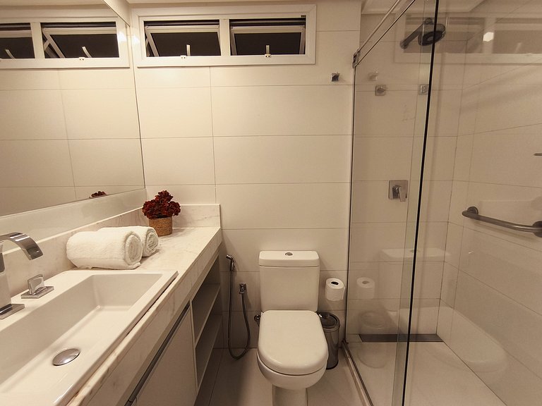 Apto Luxo 2 quartos com café incluso
