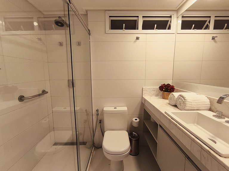 Apto Luxo 2 quartos com café incluso