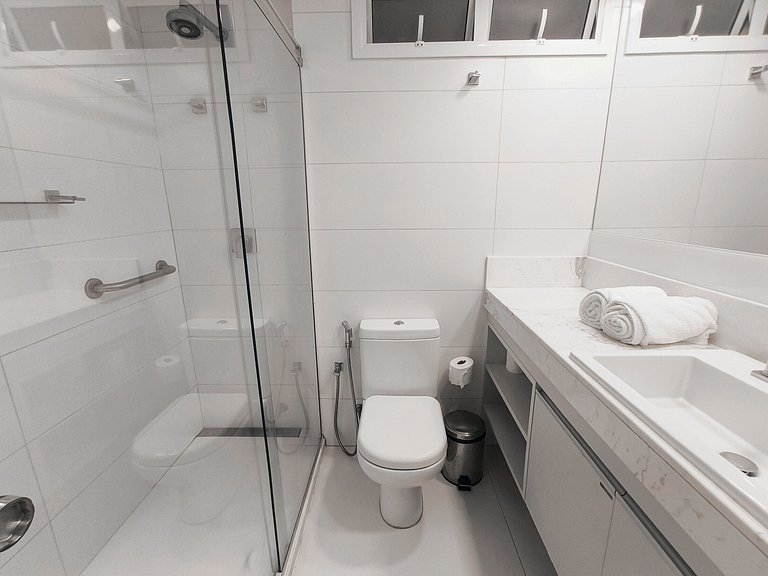 Apto moderno de 2 quartos com café incluso (1)