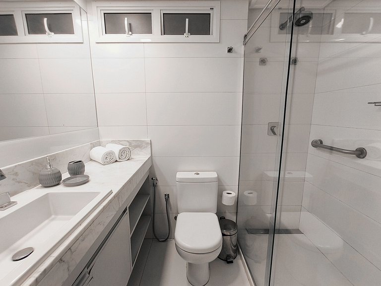 Apto moderno de 2 quartos com café incluso (1)