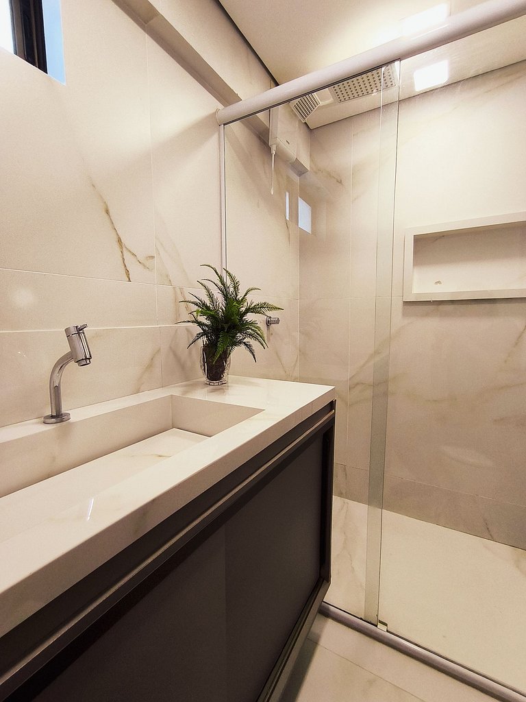 Flat 2 quartos com cama king no Luxor Tambaú