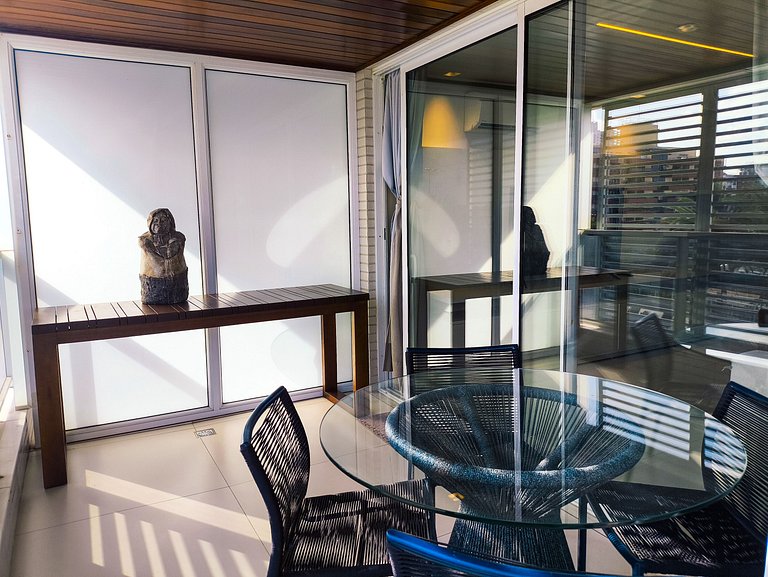 Apto 2q vista mar e piscina no Solar com café