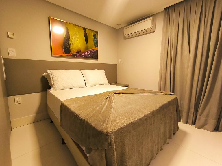 Apto 2q vista mar e piscina no Solar com café