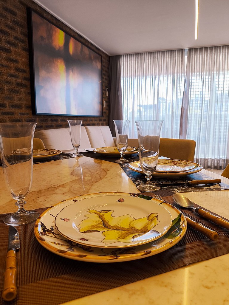 Apto 2q vista mar e piscina no Solar com café