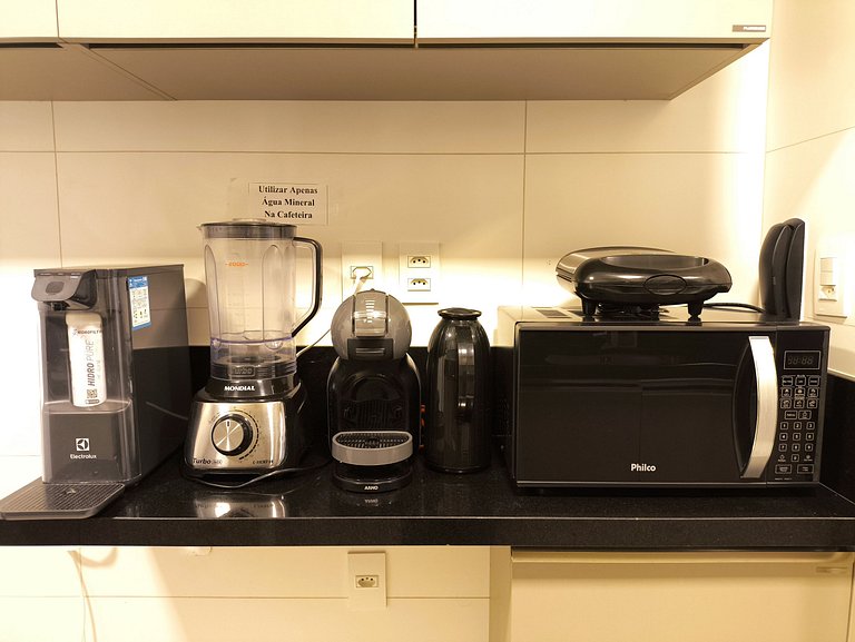 Apto 2 quartos de alto padrão com café incluso