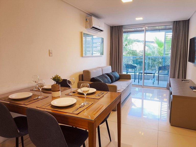 Apto 2 quartos de alto padrão com café incluso