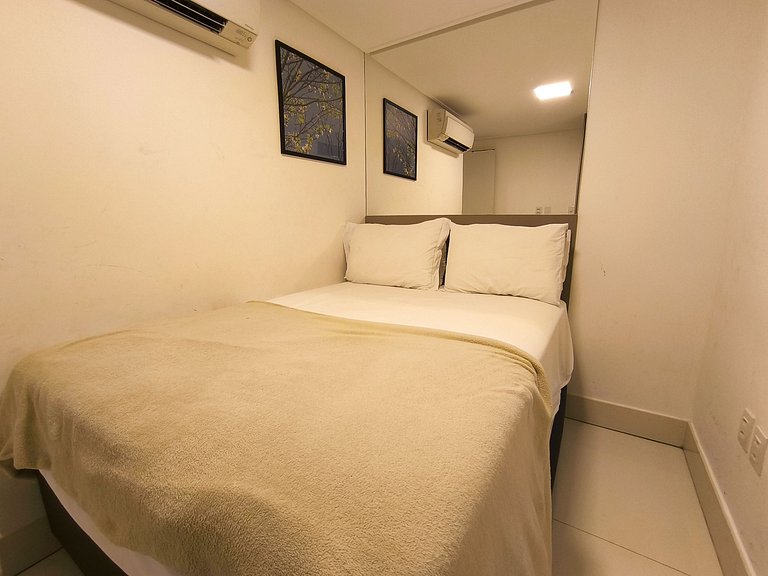 Apto 2 quartos de alto padrão com café incluso