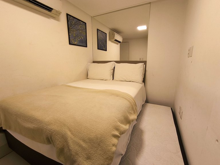 Apto 2 quartos de alto padrão com café incluso