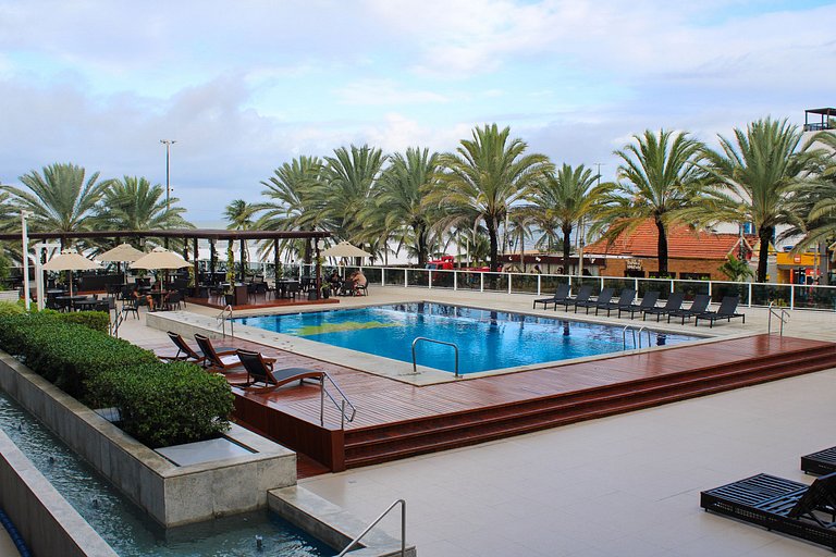 Apto 2q com vista piscina