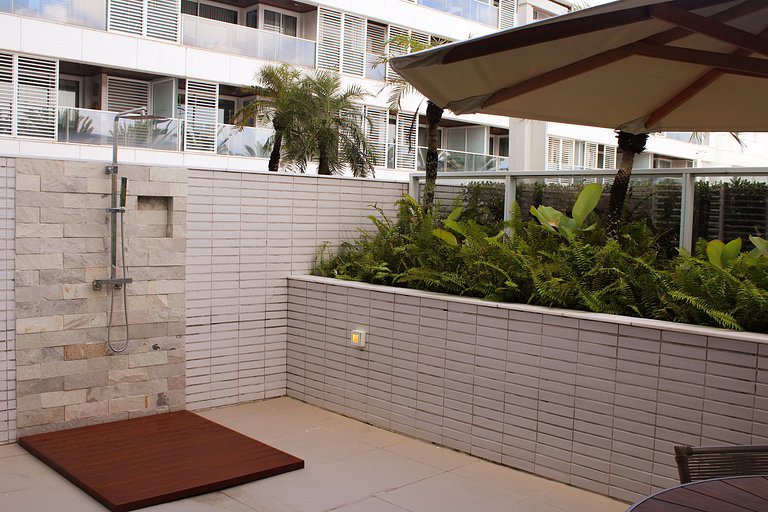 Apto confortável com terraço no Solar Tambaú